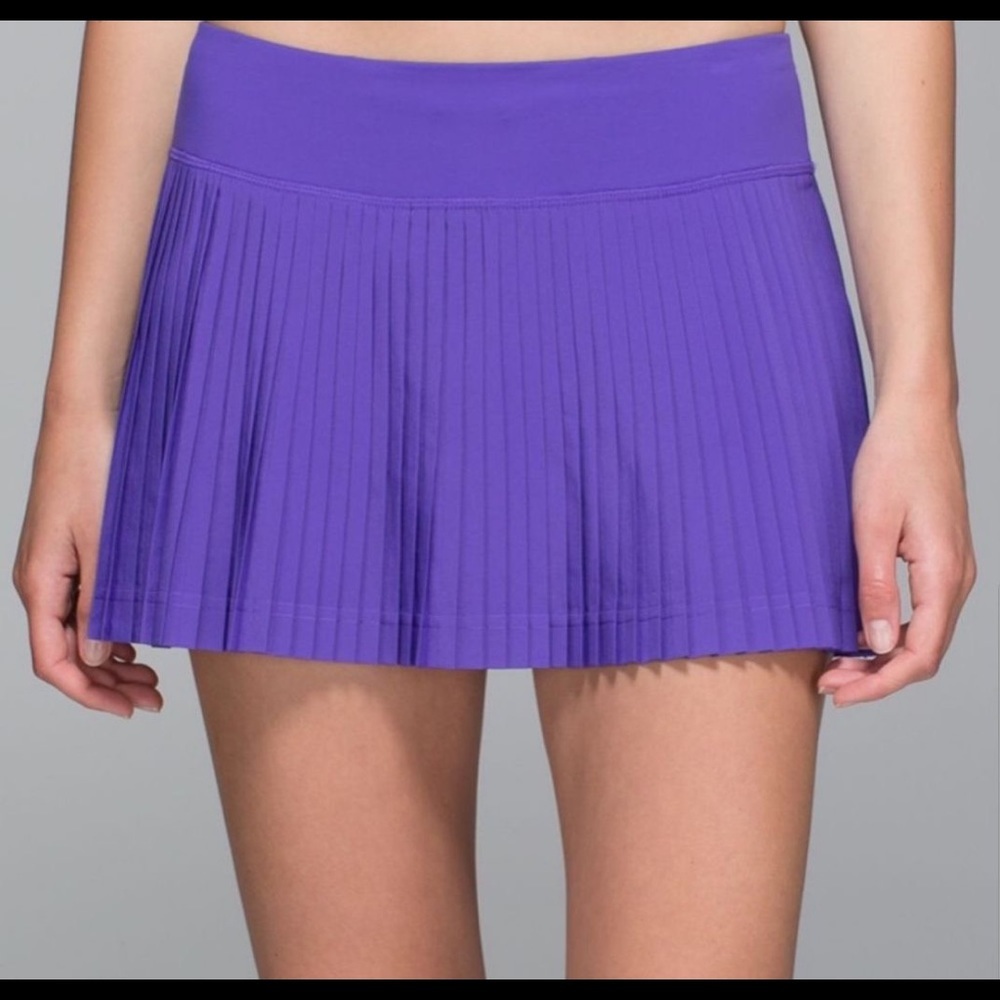 Lululemon Pleat To Street Skirt Sz 8 - Dottie Mum Deep Coal Mauvelous Lined